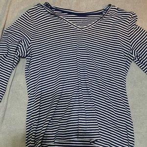 Mid sleeve-blue striped shirt- V-neck